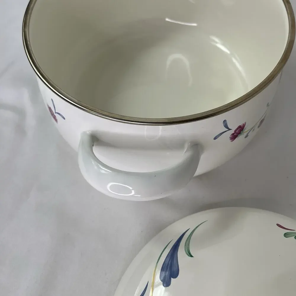 Lenox Poppies on blue Enamel 3 quart Pot with lid, cottage, retro, farm house